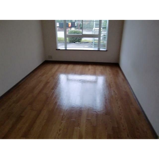 クレスト湘南 リビング