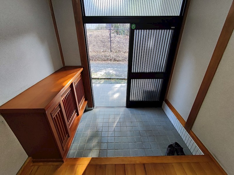 伊勢原石田貸家 玄関