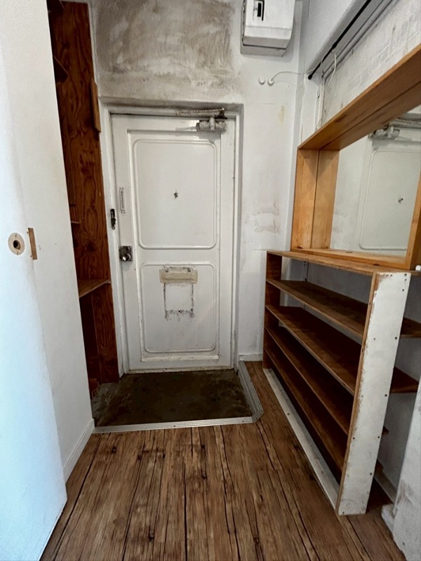 東高森団地１８号棟 玄関