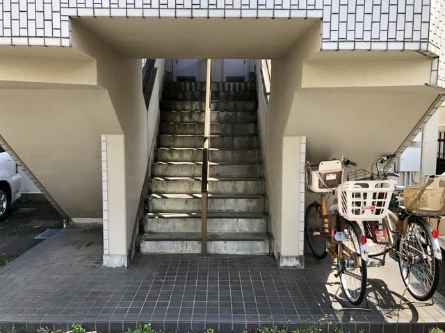 メゾン長井 エントランス