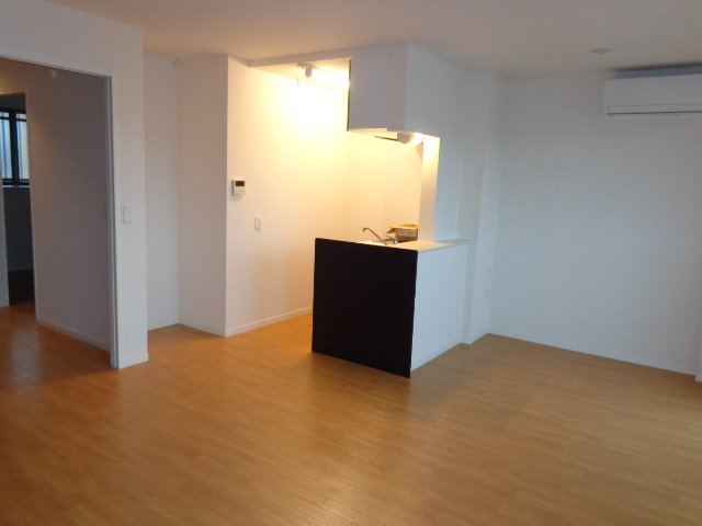 サン　アルチェ　Ａ リビング