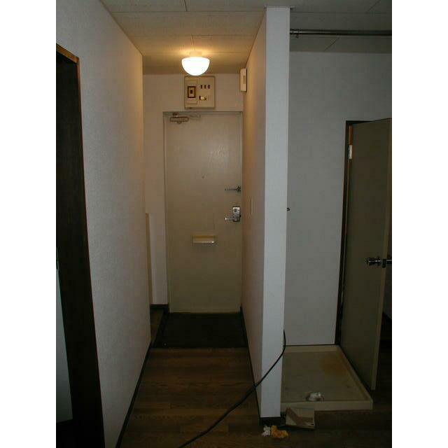 エステート今泉 玄関