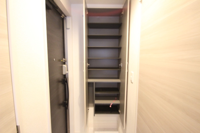 D-paina港南 玄関