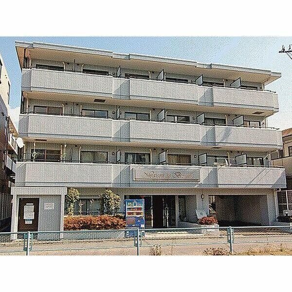 メゾン・ド・ビザール本厚木 412号室 外観