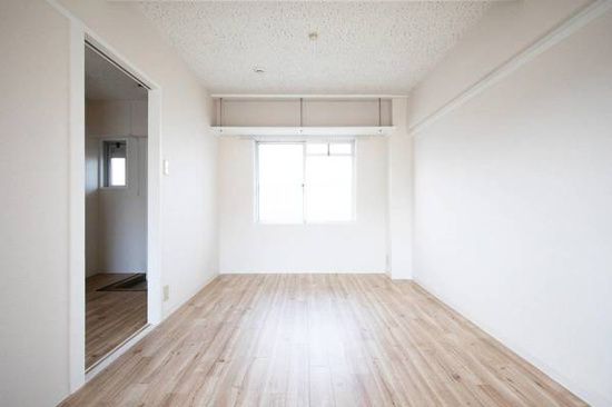 ビレッジハウス亀井野3号棟 リビング