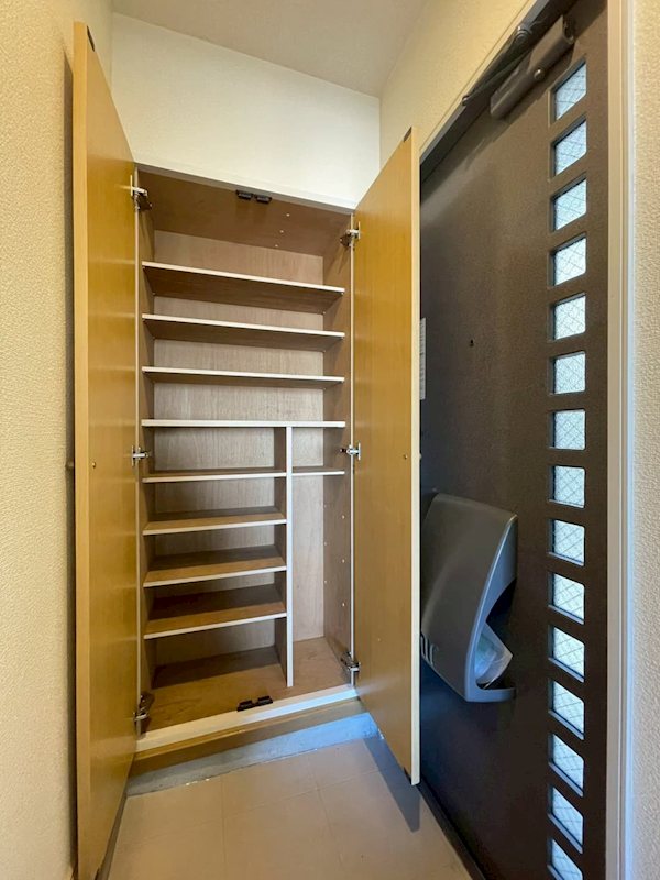 ドミニオン山崎 玄関