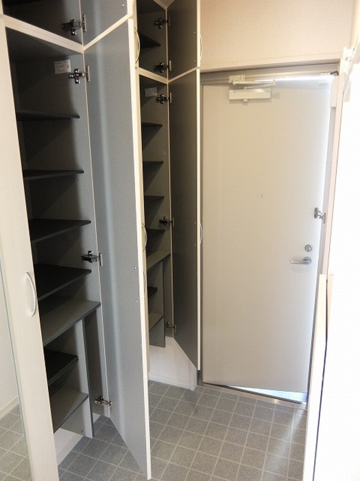 サンライズ 玄関