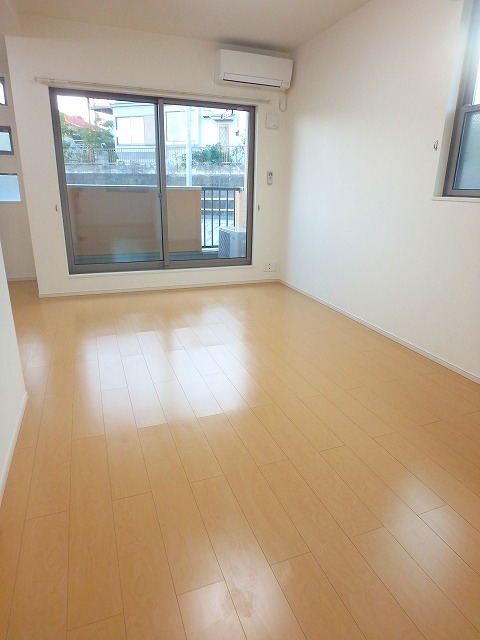 レ・ザンジュ リビング