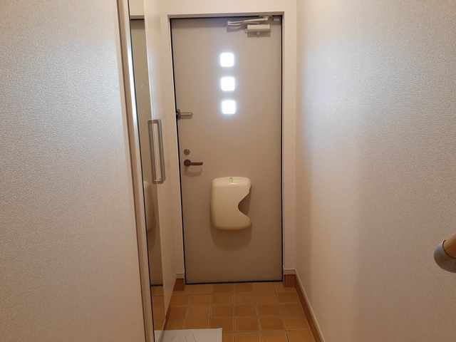 グリシーヌパークＡ 玄関