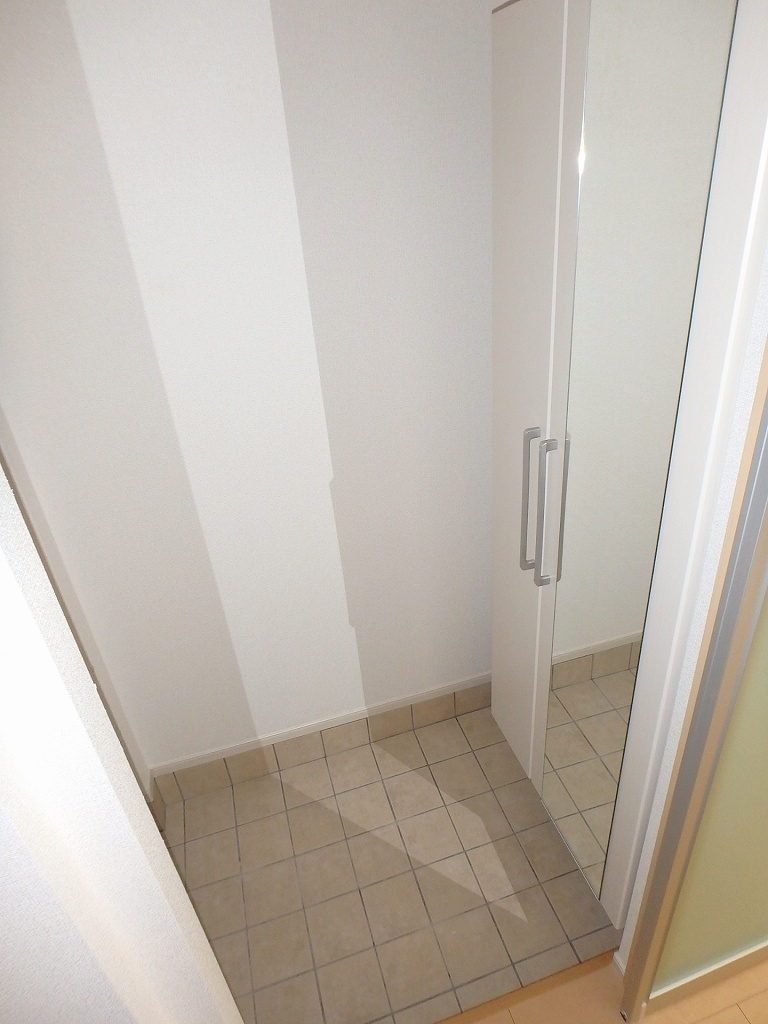 ラ・ソレアードⅡ 玄関