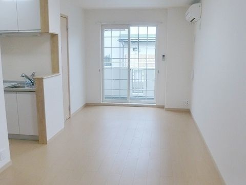 カレントガーデンＣ リビング