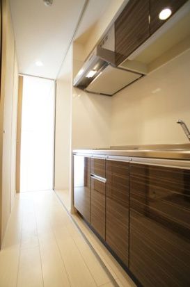 リブリ・湘南六会 玄関