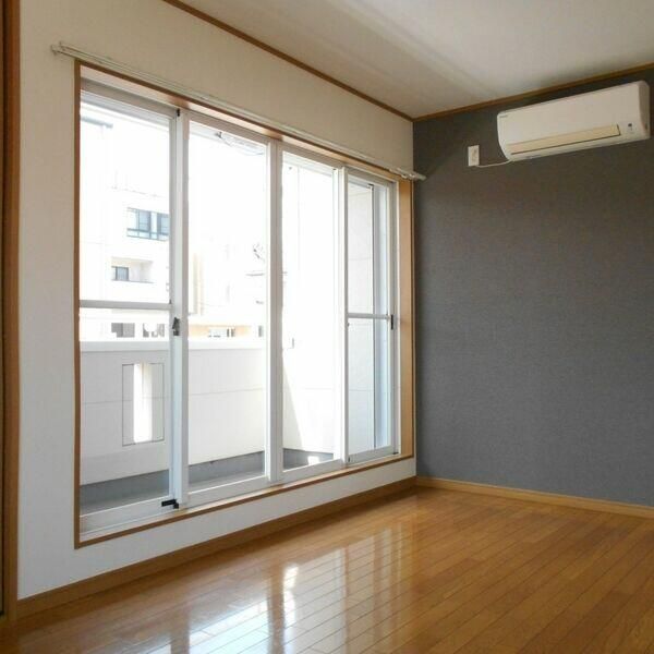 ＡＹＡ リビング