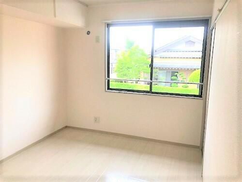 コスモエステート ベッドルーム