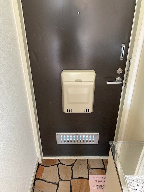 ハイ　ビレッジ   玄関