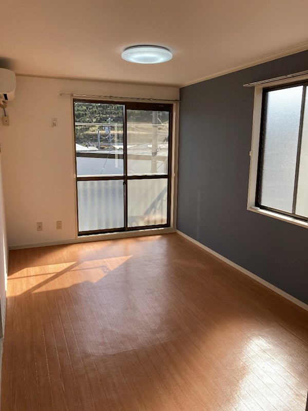 ハイ　ビレッジ   リビング