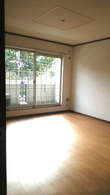 ミリョ－レ リビング