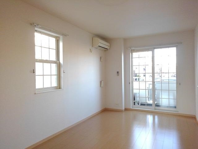 サン・フォーラム リビング