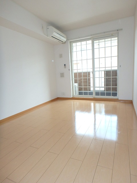 シャンド・カメリア リビング