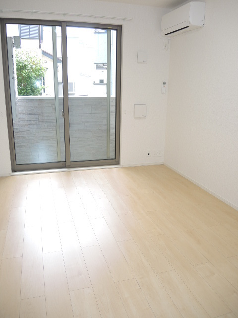 ヴィラ・コリーナ リビング