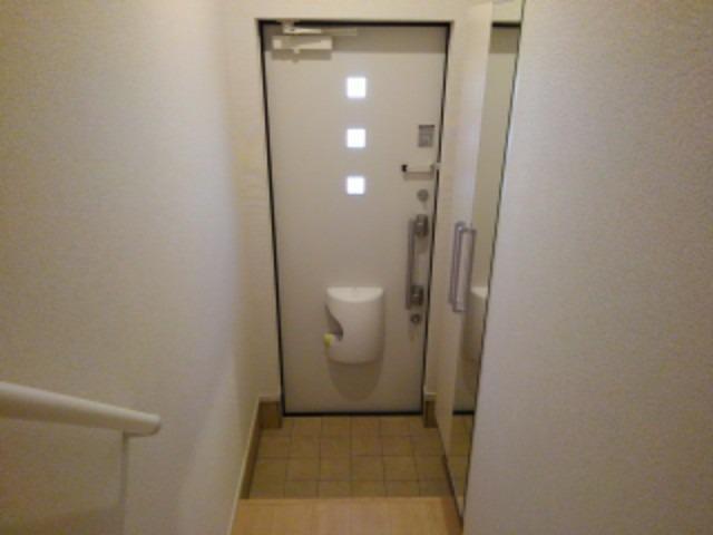 ラ　ヒル　ノーヴァ 玄関