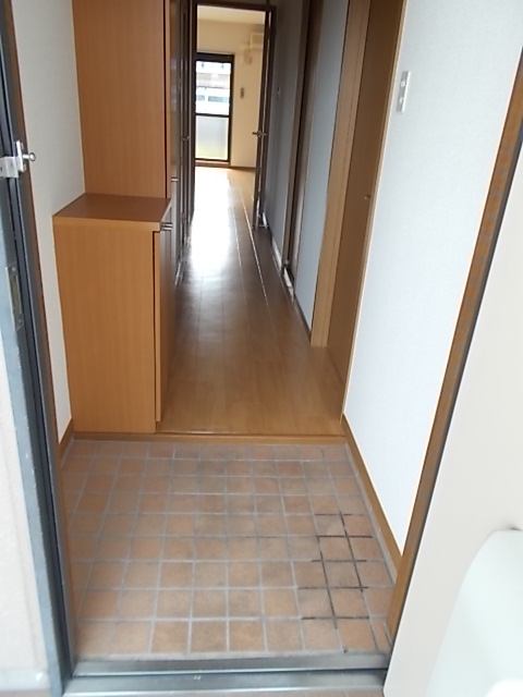 ブィオラヒルズ 玄関