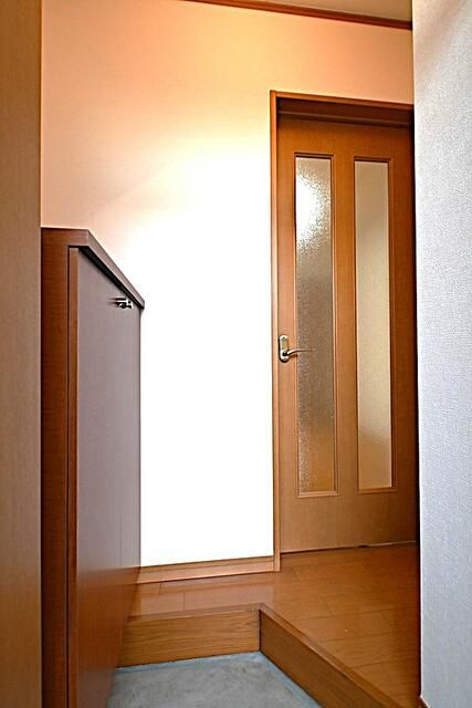 ロイヤル・ナカムラⅡ 玄関