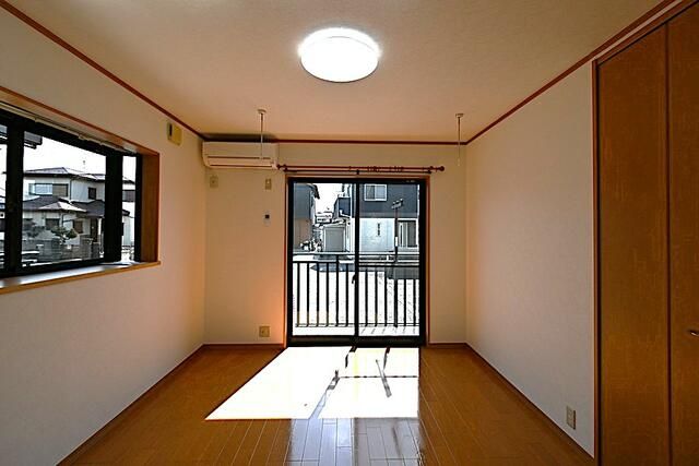 ロイヤル・ナカムラⅡ リビング