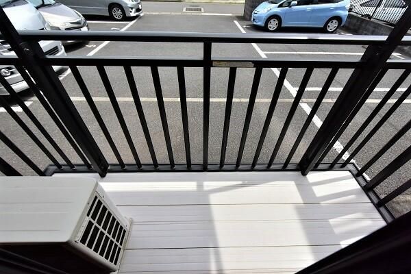 ロイヤル・ナカムラⅡ ベランダ