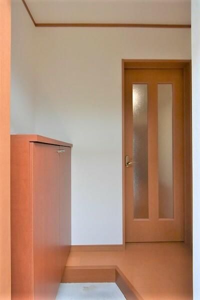 ロイヤル・ナカムラⅡ 玄関