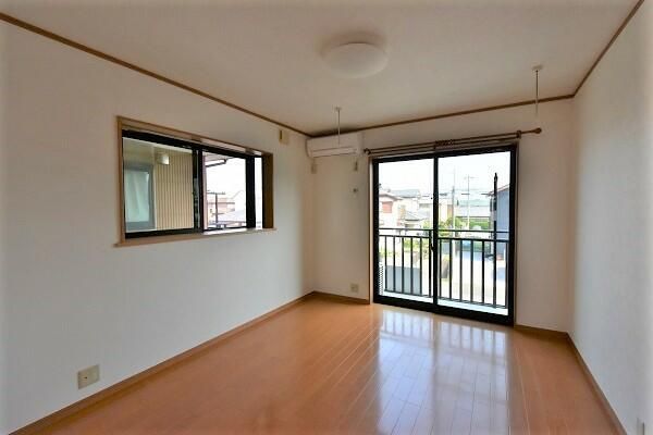 ロイヤル・ナカムラⅡ リビング