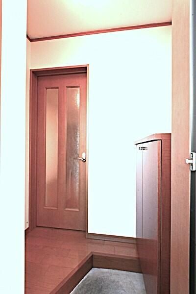 ロイヤル・ナカムラⅡ 玄関