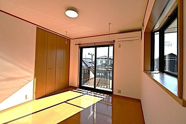 ロイヤル・ナカムラⅡ リビング