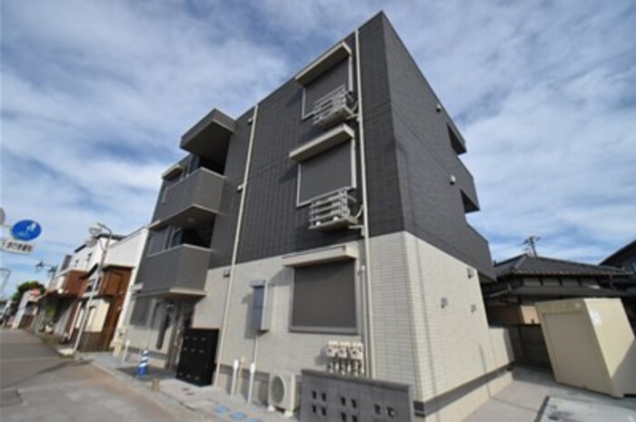 アジュール 101号室 外観