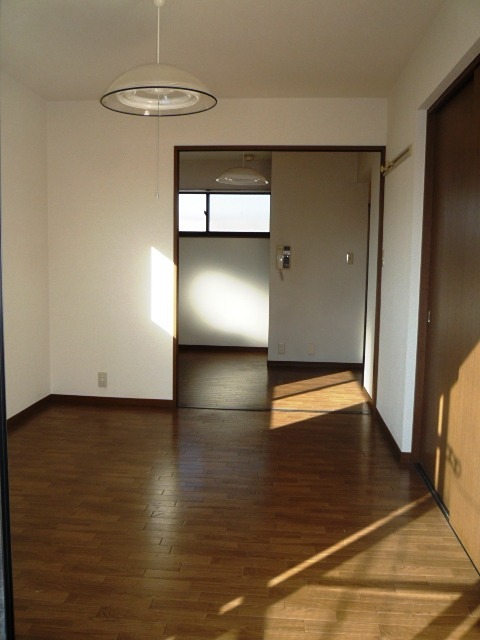 アイレッツ・ヒロ リビング