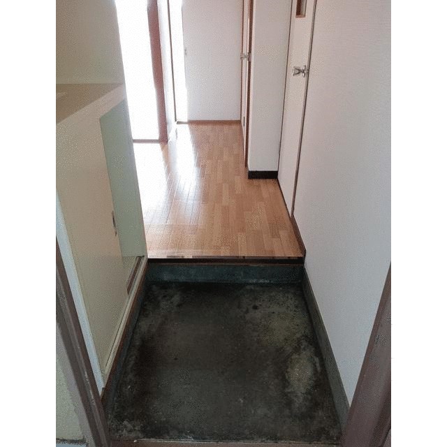 石田ハイツ 玄関