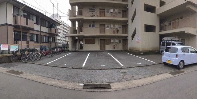 石田ハイツ 駐車場