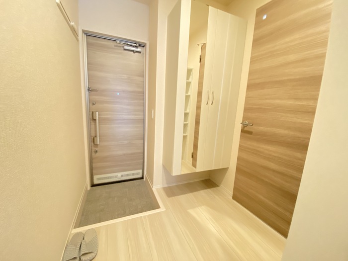 ブレッザ港南台 玄関