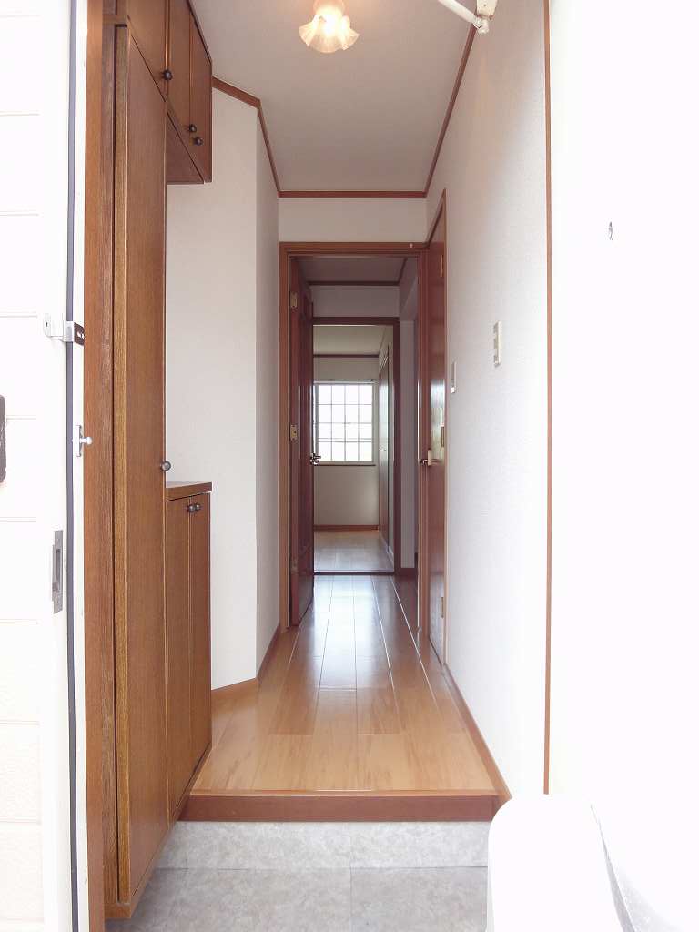 ファインスタ－ハイムＢ 玄関