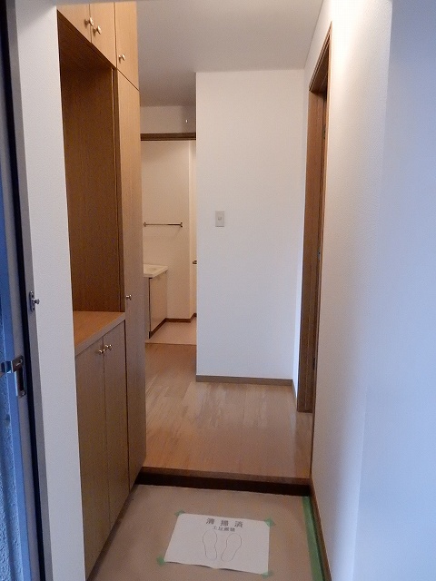 サンライトヒルズ 玄関