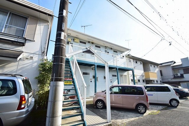 メゾン・ド・カワグチ 駐車場