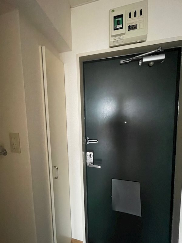 クイーンズK 玄関