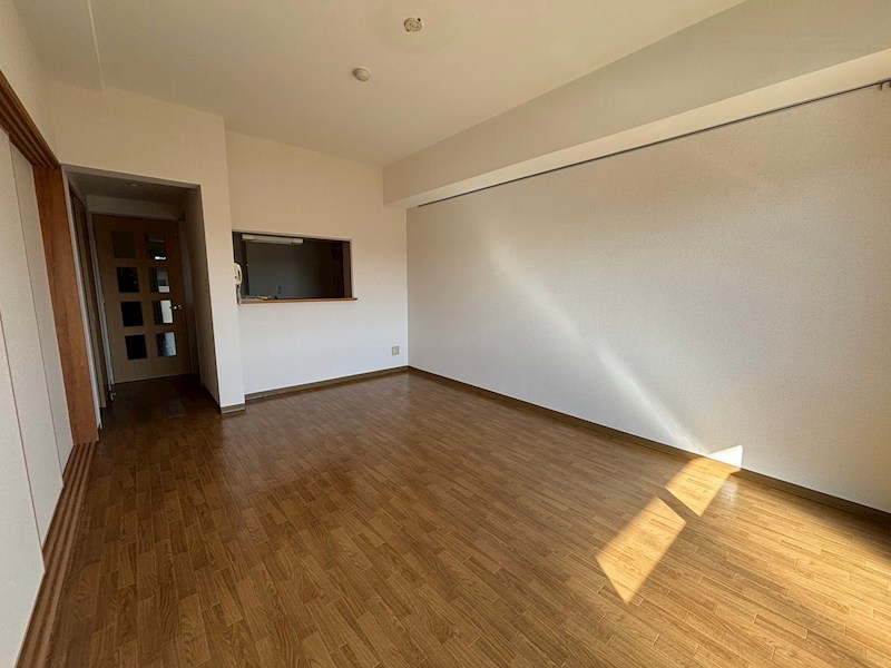 ガーネット リビング