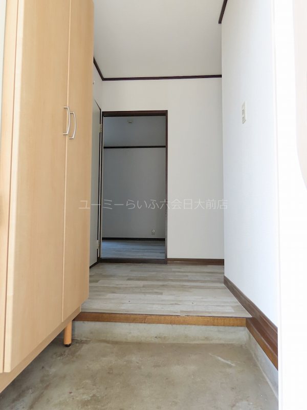 リヴェールシモネB 玄関