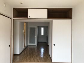 ラビアンローズ 玄関