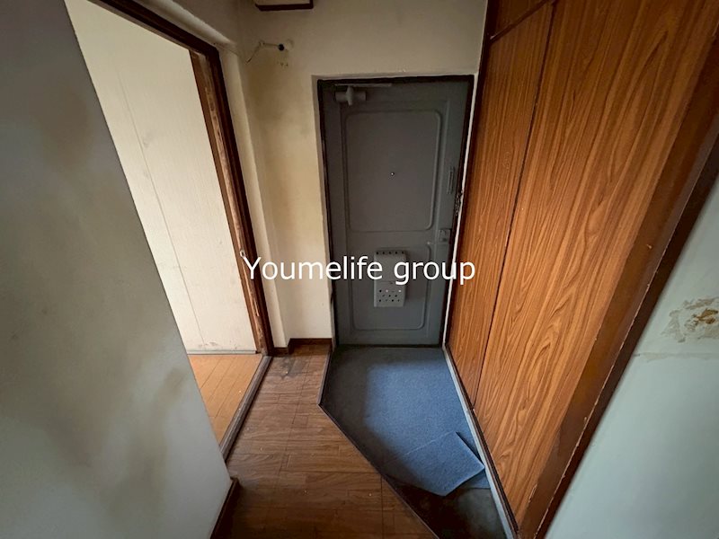 東高森団地２０号棟 玄関