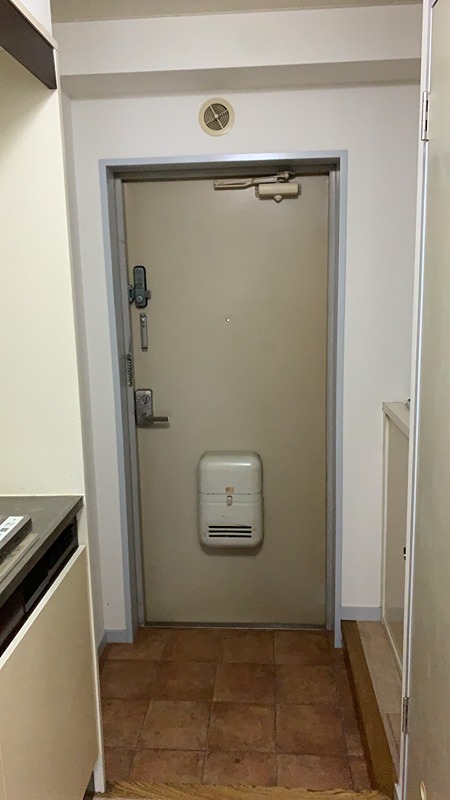 リバーサイドパレス 玄関