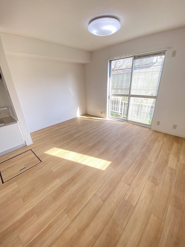 パストラル奥津A リビング