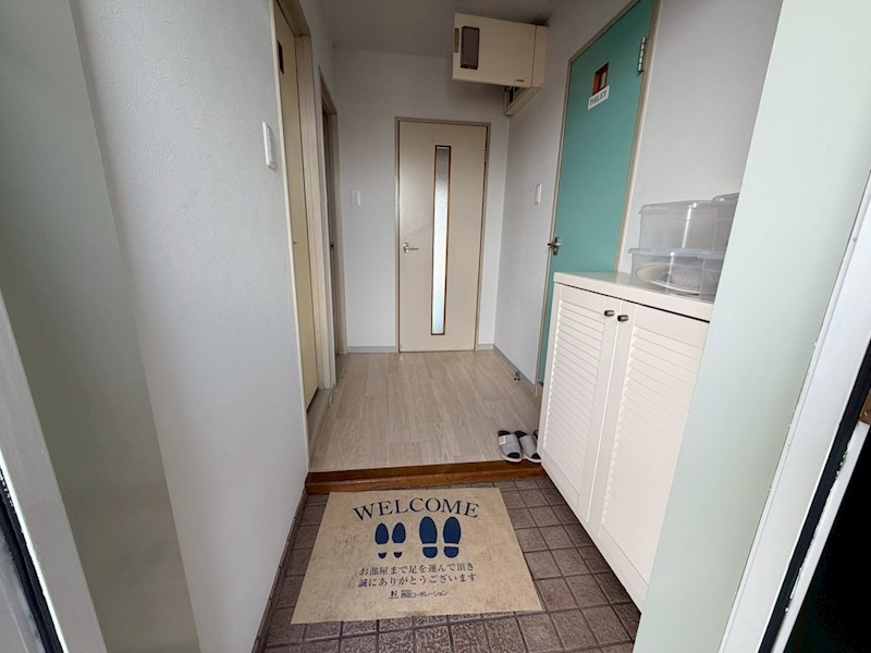 にいやビル 玄関