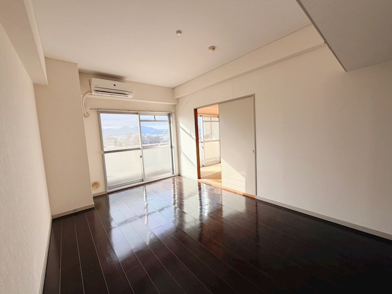 にいやビル リビング